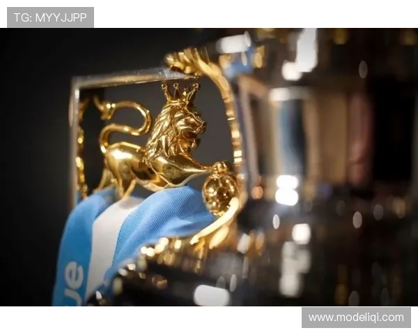 卡拉菲奥里因迷信拒签英超奖杯贴纸